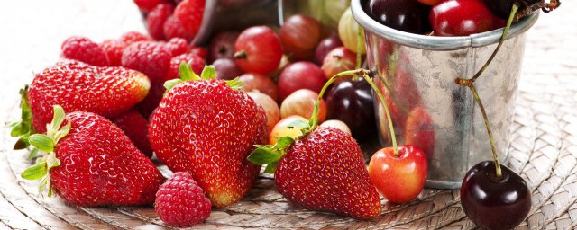 什么时候是草莓上市的季节(草莓一般在几月份上市)