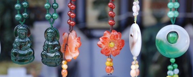 翡翠怎样保养与护理(翡翠怎么护理)