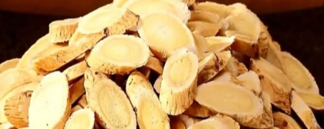 喝了黄芪水是放屁好不好(喝黄芪泡水放屁好不好)