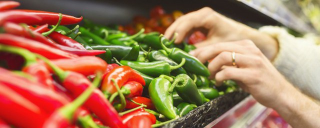 辣椒辣手怎么解决(辣椒辣手怎么解决方法手不会辣)