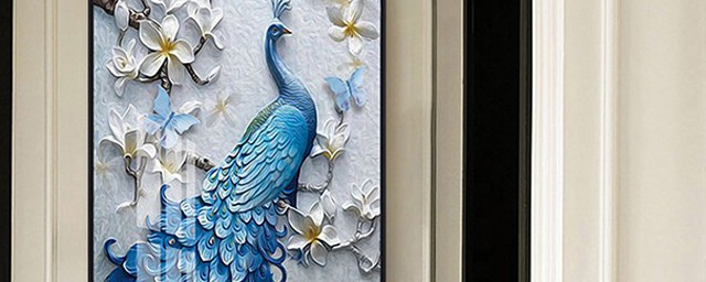 家里挂孔雀画禁忌有吗(家里摆孔雀画有讲究吗?)