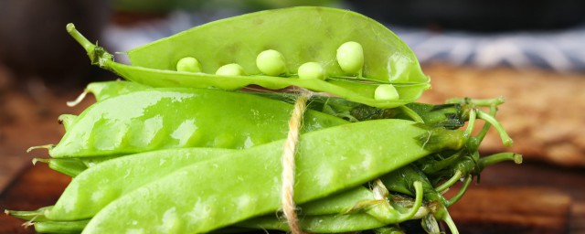 荷兰豆上面有黑点还能吃吗(荷兰豆上有很多小黑点图片)