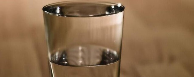 发霉的杯子还能不能用(杯子放了很久发霉了还能用吗)