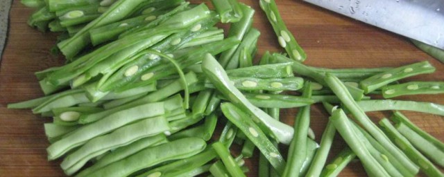 四季豆上有褐色斑点还能不能吃(四季豆长红斑能不能吃)