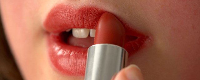 分享3个不会踩雷的礼物(送女生什么礼物不会踩雷)