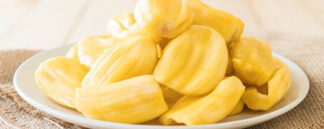 吃菠萝蜜可以喝茶吗(吃菠萝蜜不能喝茶吗)