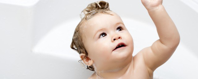 新生儿为啥不能喝水(新生儿是不能喝水吗)