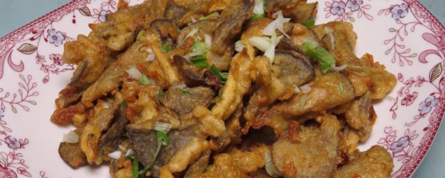 家常炸蘑菇怎么做(怎样在家做炸蘑菇)