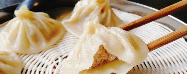 怎么做小笼包(自己在家怎么做小笼包)