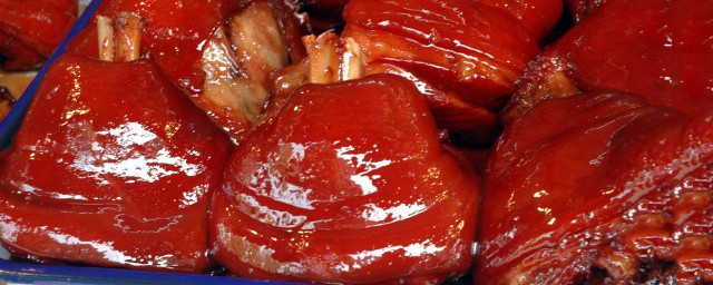 制作酱肘子的方法(家庭自制酱肘子的做法窍门)