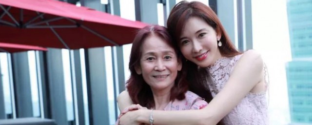 妈妈的姐姐叫什么(妈妈的姐姐叫什么称呼英文)