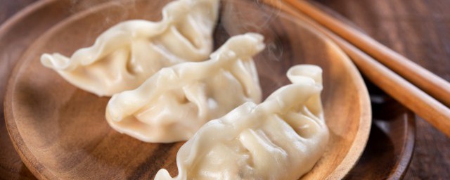 饺子冻了半年还能不能吃(饺子馅冻了半年还能吃吗)