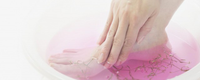 泡脚的好处介绍(泡脚哪些好处)