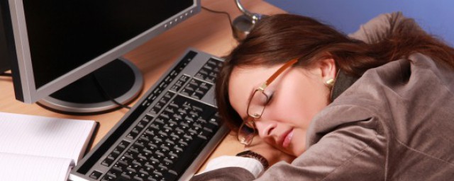 睡觉不能动头是清醒的原因(睡觉时脑子清醒不能动)