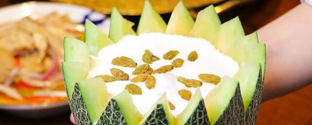 喝啤酒能不能吃哈密瓜(喝啤酒吃哈密瓜能吃吗?)