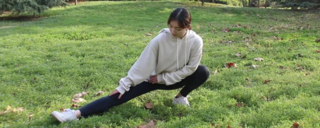 压腿的正确做法(压腿的正规做法是怎样做)