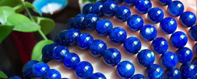 蓝晶石佩戴注意事项(蓝晶石不能和什么一起佩戴)