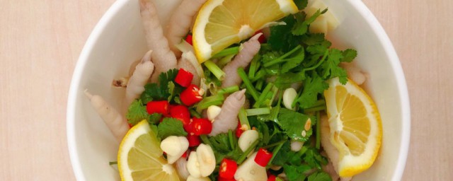 青柠檬做鸡爪会不会苦(青柠泡鸡爪会苦吗)