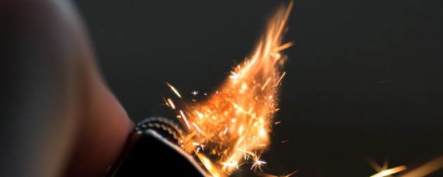 关于电子打火机可以带上飞机的问题(电子打火机能不能带上飞机)