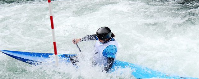 皮划艇激流回旋标志有什么意义(女子皮划艇比赛中激流回旋项有几项)