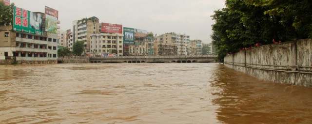 泄洪的意思和原因(泄洪是为什么)