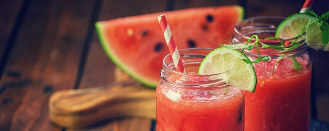 奶茶店的西瓜汁怎么调(西瓜汁怎么调好喝)