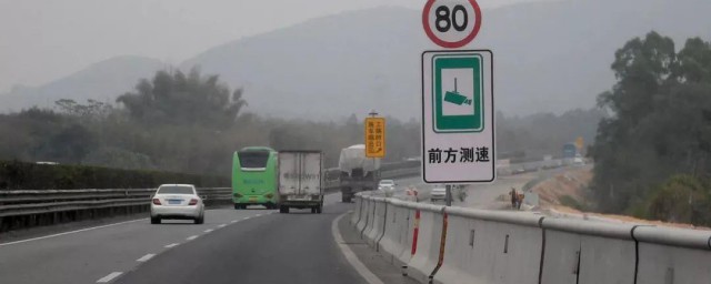 有关新手上高速的禁忌(新手开车上高速有什么要注意的吗)