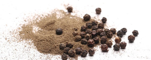 胡椒粉的作用介绍(胡椒粉的功效与作用及食用方法)