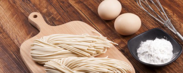 教你焖面的家常做法窍门(焖面的家常做法)