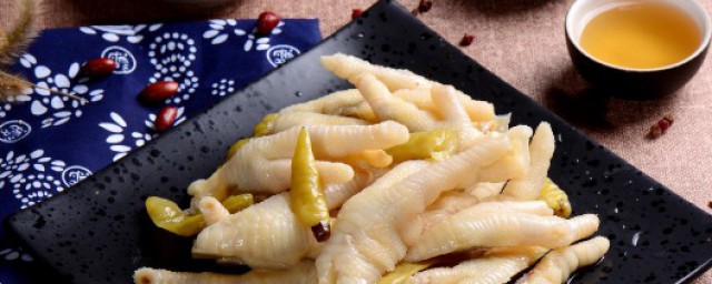 凉拌鸡脚防止凝固的方法(鸡脚凉拌做法步骤窍门)