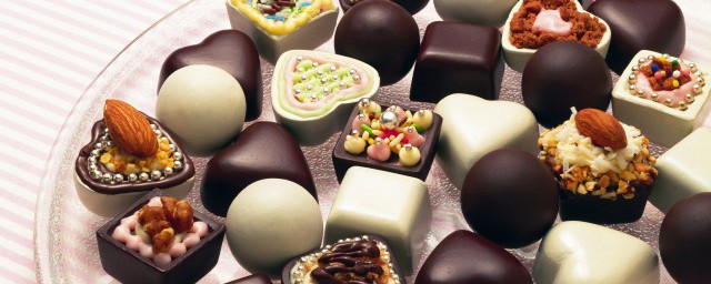 威夷果可不可以和巴旦木一起吃(巴旦木和夏威夷果的功效与作用)