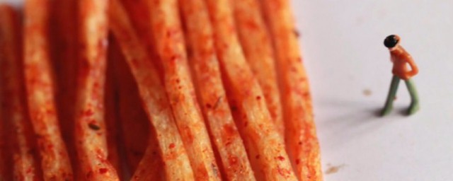 辣条和雪糕能不能一起吃(辣条跟雪糕能一起吃吗)