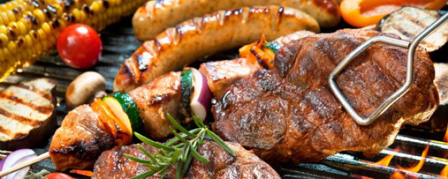 出去烧烤需要准备些啥(自己出去烧烤需要准备哪些食材)