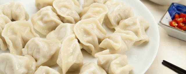 西瓜皮饺子馅的做法(西瓜皮做馅包饺子)