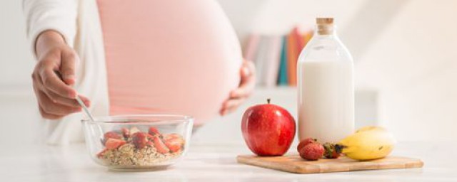 坐月子可以洗澡吗(女人坐月子可以洗澡吗)