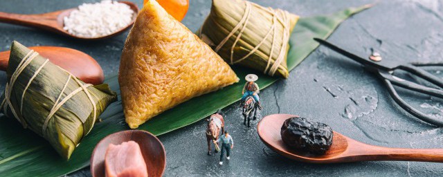 如何制作粽子(如何制作粽子英语作文)