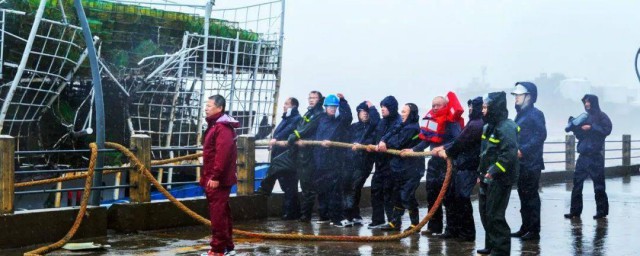 触礁的含义(触礁的近义词)