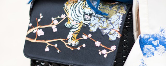 皮包包如何保养(如何保养皮质包包)