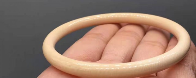 女人佩戴象牙禁忌(戴象牙的禁忌)