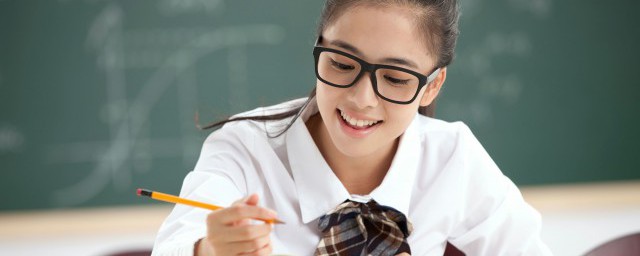 浮生乱了流年这句话的含义(浮生乱了流年下一句)