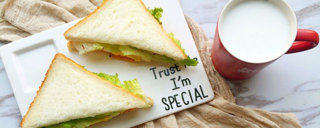 三明治能不能隔夜(三明治做好可以隔夜吗)