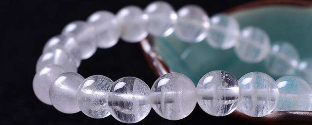 白幽灵水晶佩戴注意事项(白幽灵水晶的功效与作用佩戴禁忌)