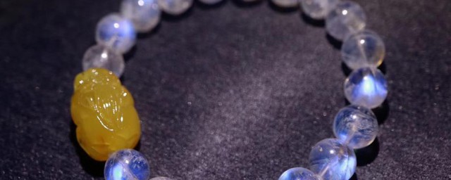 月光石佩戴禁忌是什么(白月光石佩戴禁忌)