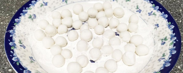 糯米小丸子制作方法(糯米粉小丸子怎么做)
