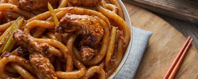 广东地摊炒米粉的做法步骤(广东炒米粉的做法窍门)