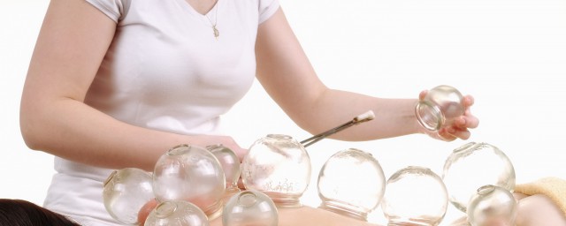 拔火罐需要注意什么(拔火罐要注意啥)