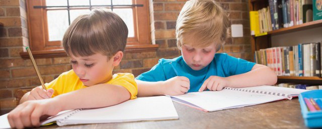 有关采桑子原文翻译(采桑子翻译和原文)