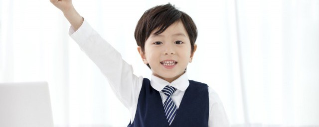 关于阿尔卑斯山脉简介(阿尔卑斯山脉的具体位置)