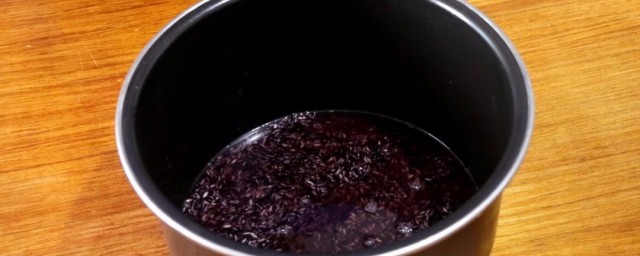 黑糯米制作方法(黑色糯米怎么做啊)