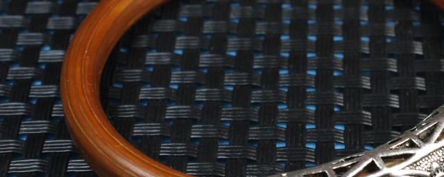 金刚藤手镯佩戴禁忌是什么(戴金刚藤手镯有什么好处)